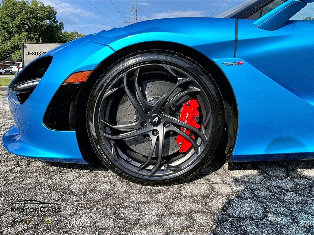 Used 2024 McLaren 750S Spider RWD image 9