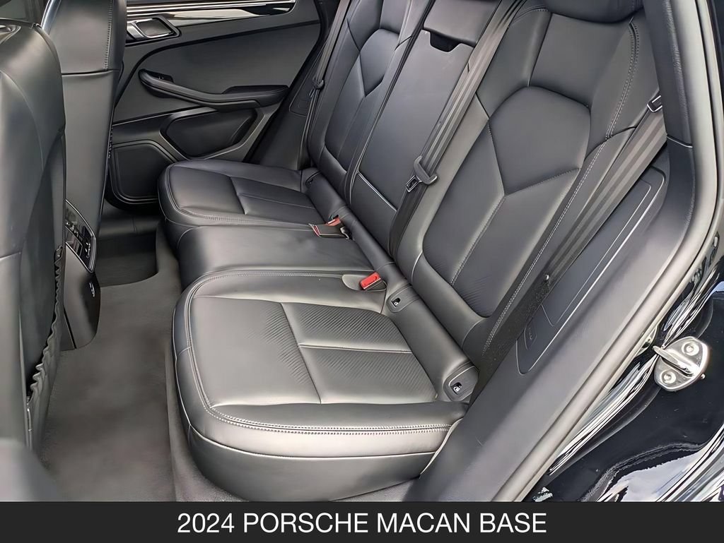 Used 2024 Porsche Macan AWD/4WD image 18