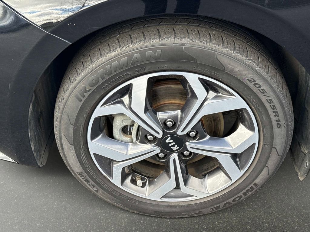 Used 2019 Kia Forte LXS image 10