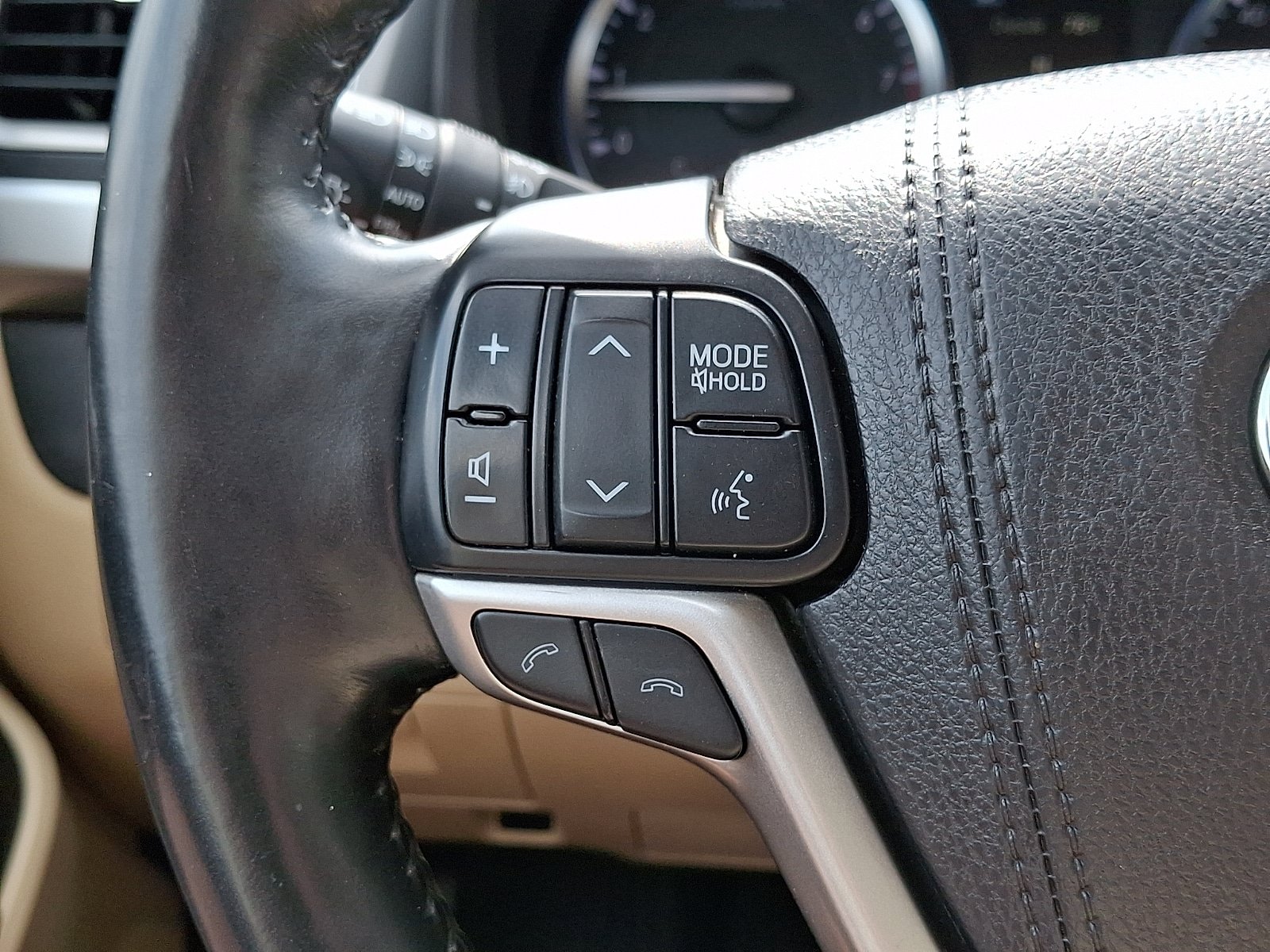 Used 2017 Toyota Highlander Limited Platinum AWD/4WD image 26
