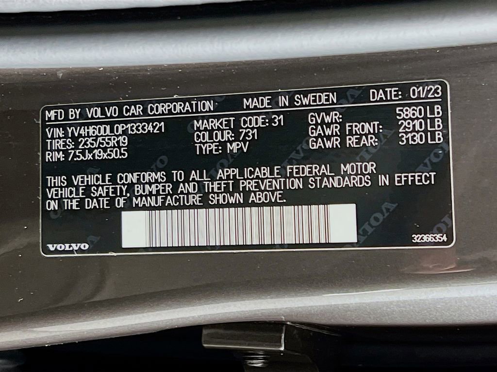 Used 2023 Volvo XC60 T8 Plus image 33