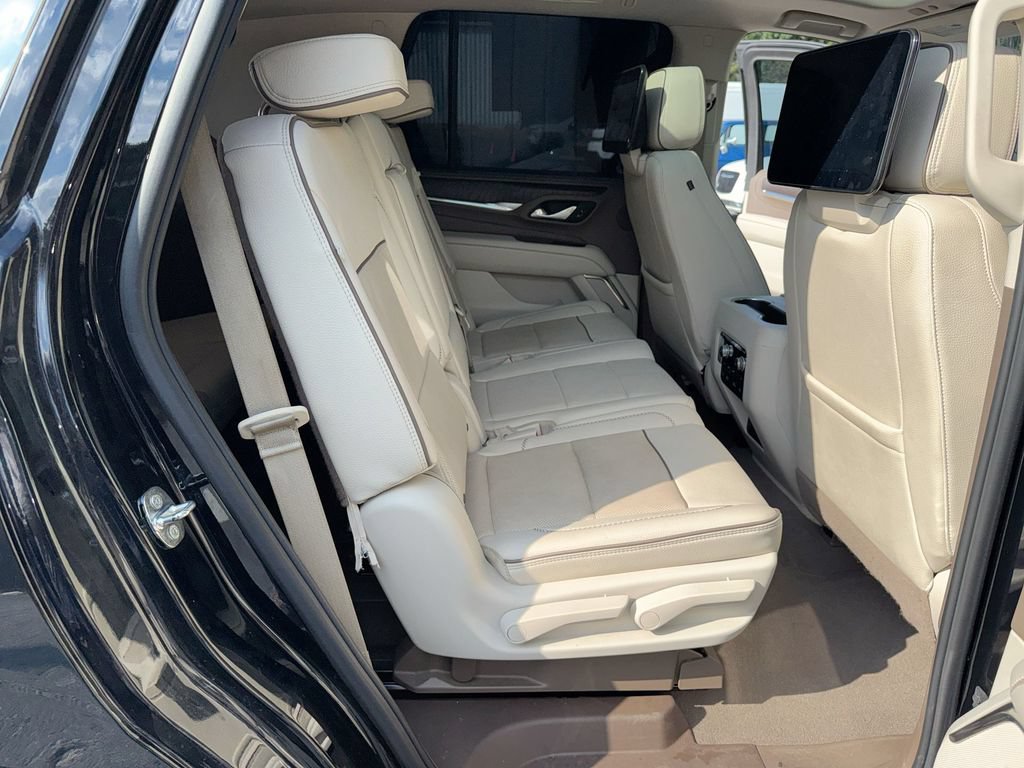 Used 2023 GMC Yukon Denali RWD image 29