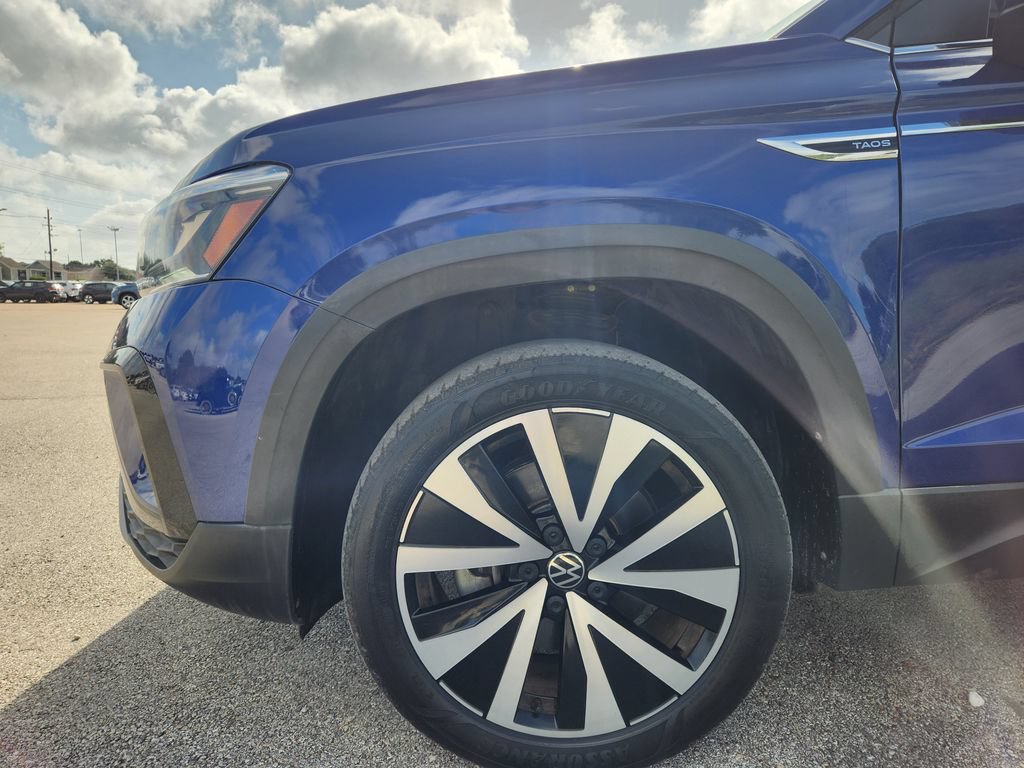 Used 2022 Volkswagen Taos SE FWD image 5
