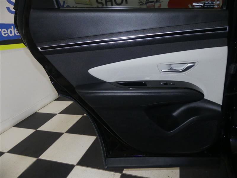 Used 2024 Hyundai Tucson Limited image 32