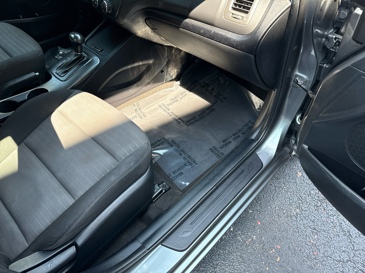 Used 2015 Kia Forte EX image 29