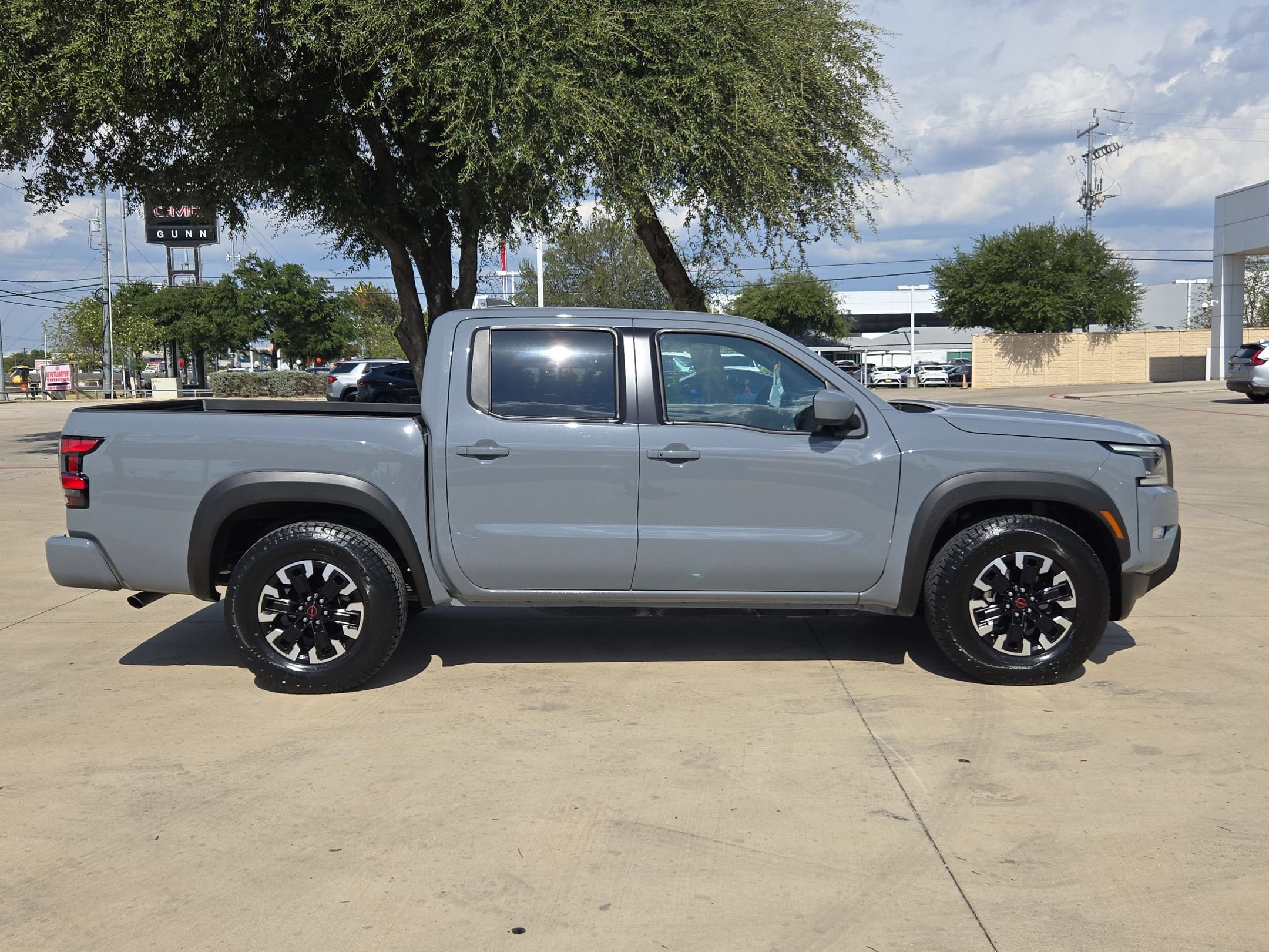 Used 2024 Nissan Frontier Pro-X RWD image 2