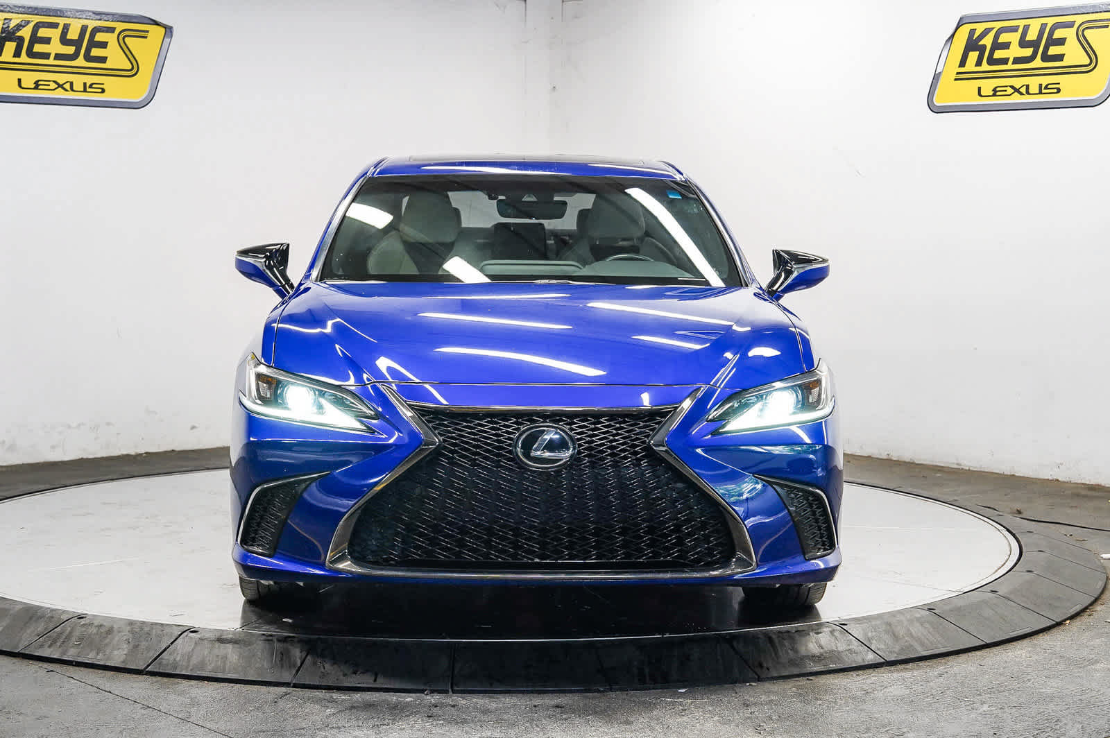 Used 2023 Lexus ES 350 F Sport w/ Accessory Package (Z2) FWD image 6