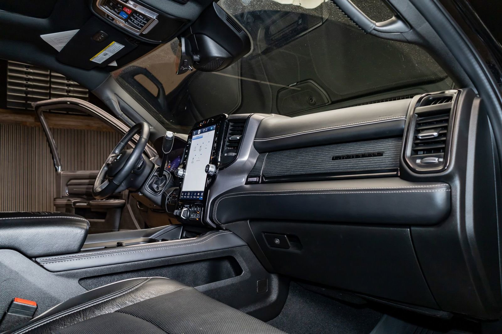 Used 2023 RAM 3500 Limited image 21