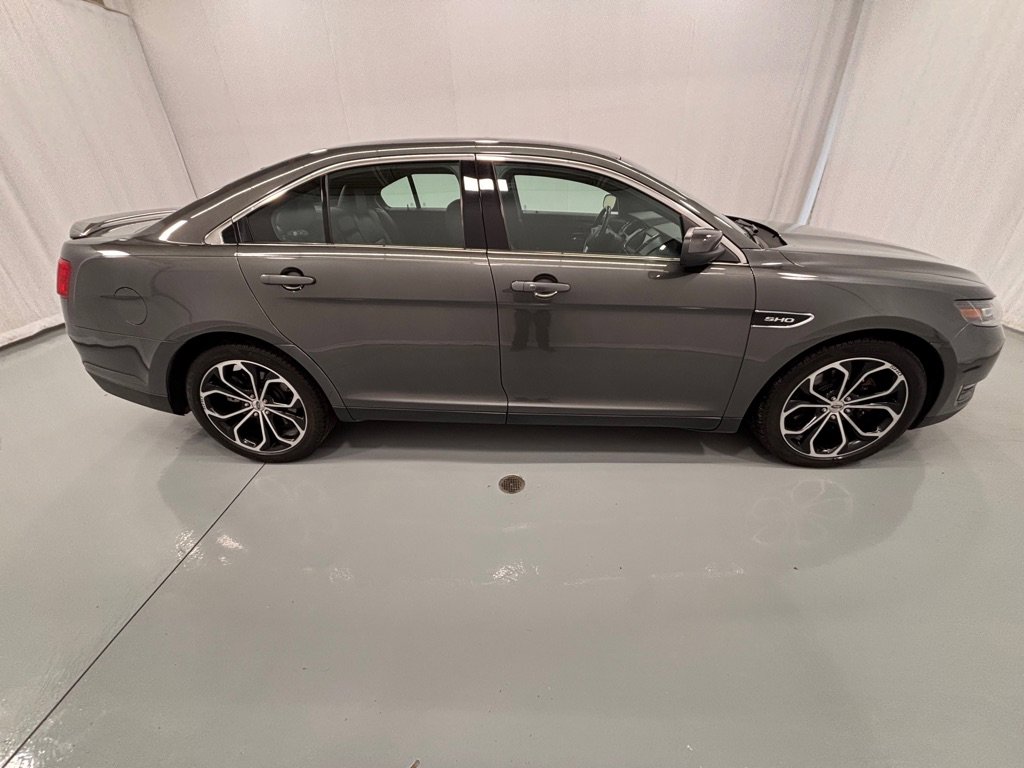 Used 2018 Ford Taurus SHO AWD/4WD image 4