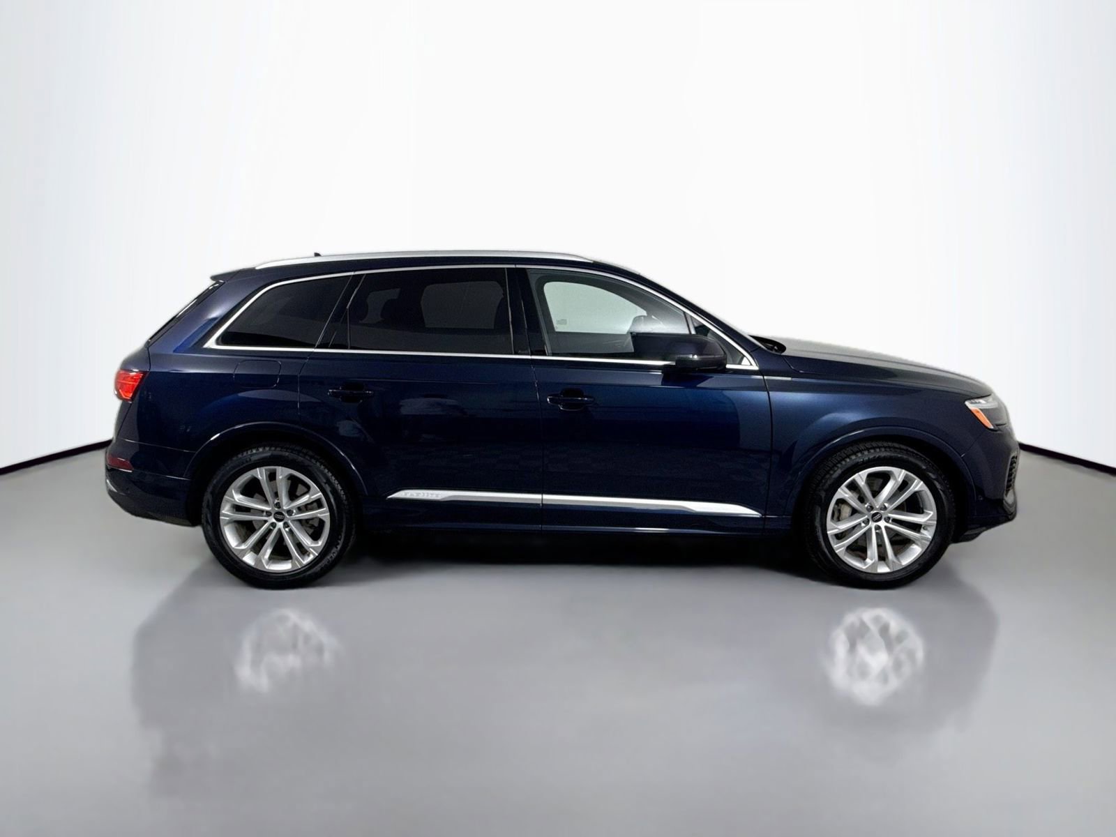 Used 2025 Audi Q7 3.0T Prestige AWD/4WD image 8