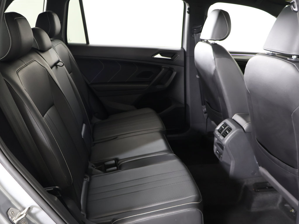 Used 2024 Volkswagen Tiguan SE R-Line AWD/4WD image 37