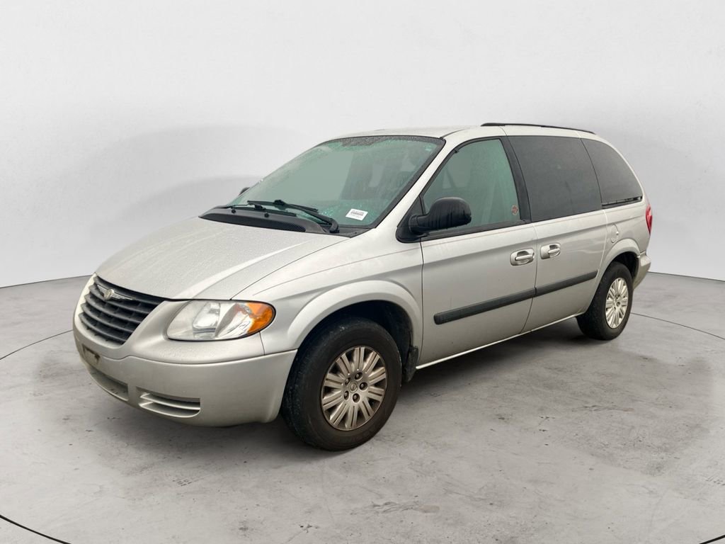 Used 2005 Chrysler Town & Country w/ Popular Equipment Group I FWD image 1