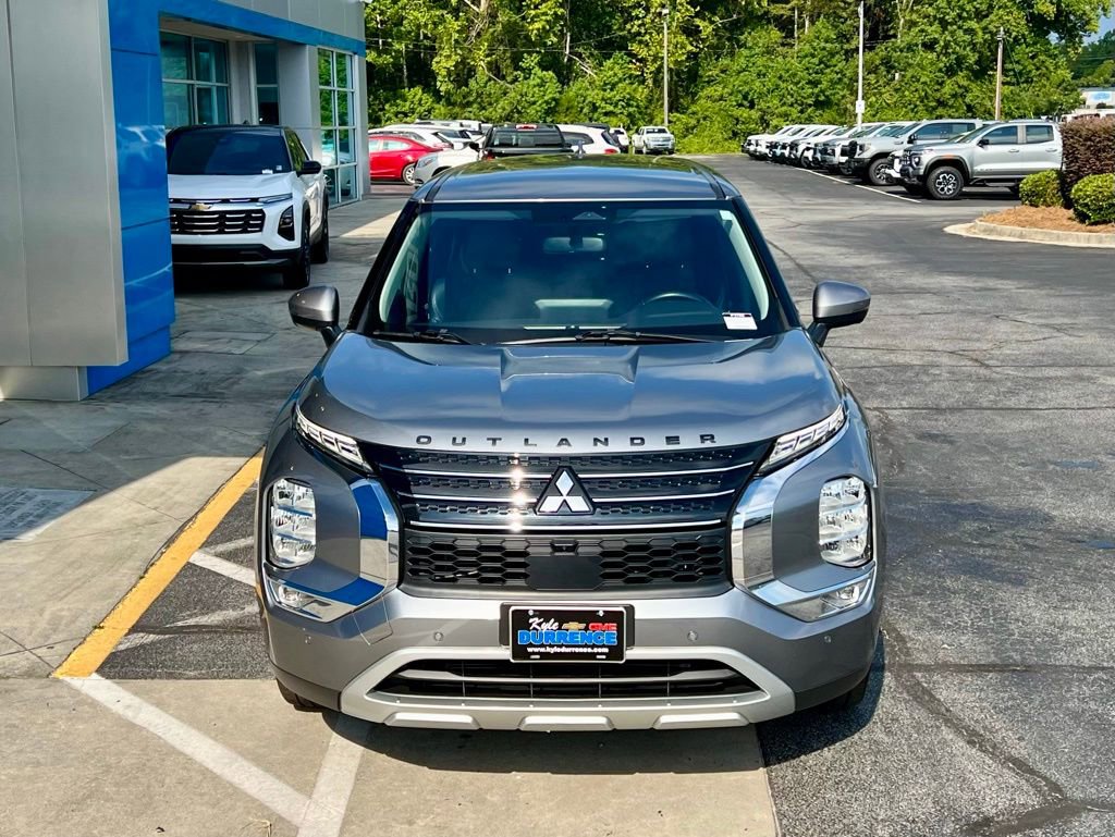 Used 2024 Mitsubishi Outlander SE image 11