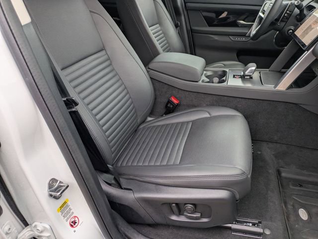 Used 2025 Land Rover Discovery Sport S image 18