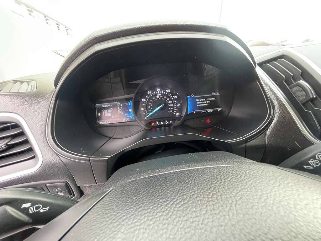 Used 2022 Ford Edge Titanium AWD/4WD image 9