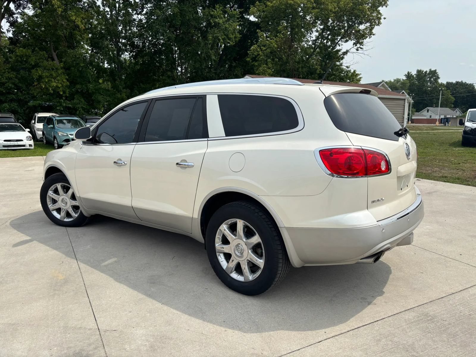 Used 2009 Buick Enclave CXL w/ Entertainment Package #2 AWD/4WD image 7