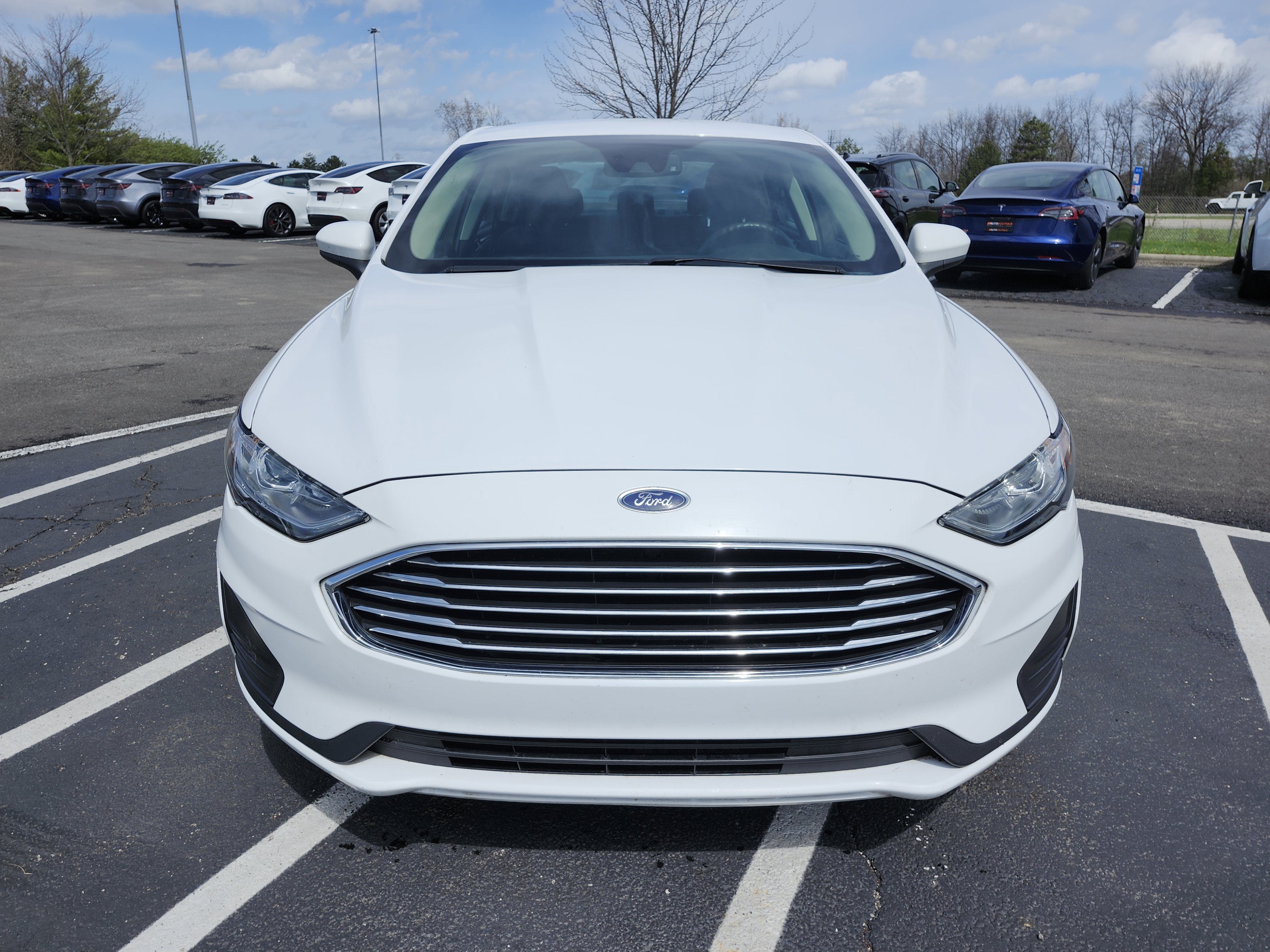 Used 2020 Ford Fusion SE FWD image 12