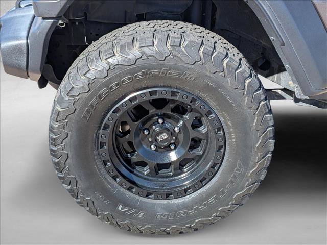 Used 2020 Jeep Gladiator Sport image 6