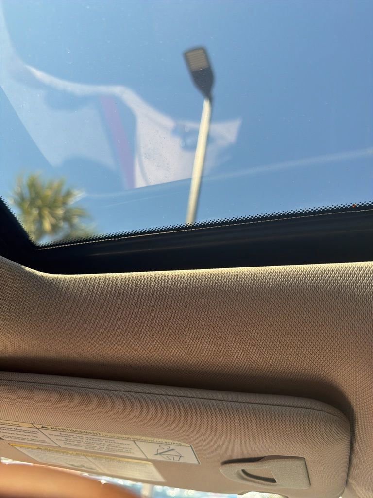 Used 2019 Nissan Rogue SL w/ Premium Package image 4