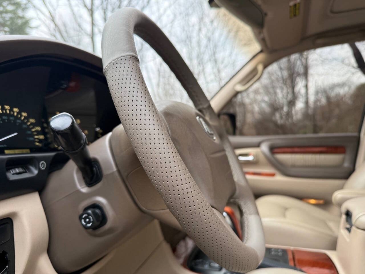 Used 2002 Lexus LX 470 Base 4WD 4dr SUV image 66