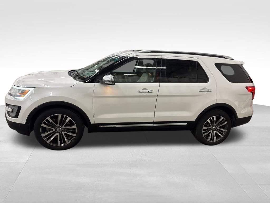 Used 2016 Ford Explorer Platinum image 2
