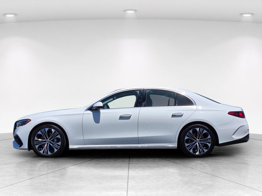 Used 2025 Mercedes-Benz E 350 4MATIC Sedan image 7