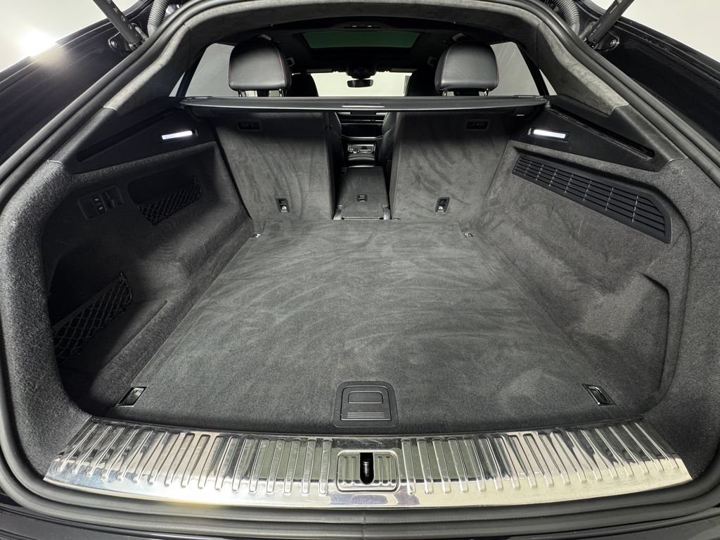 Used 2021 Audi RS Q8 w/ Luxury Package AWD/4WD image 8