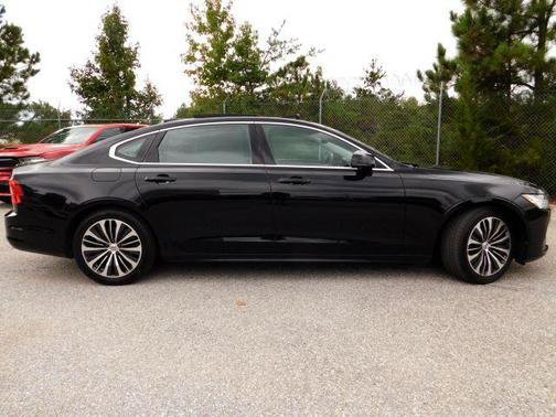 Used 2022 Volvo S90 B6 Momentum AWD/4WD image 5