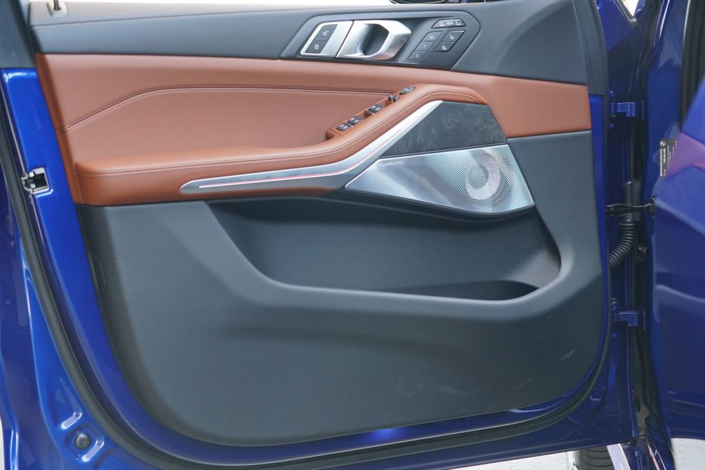 New 2026 BMW X7 M60i image 9