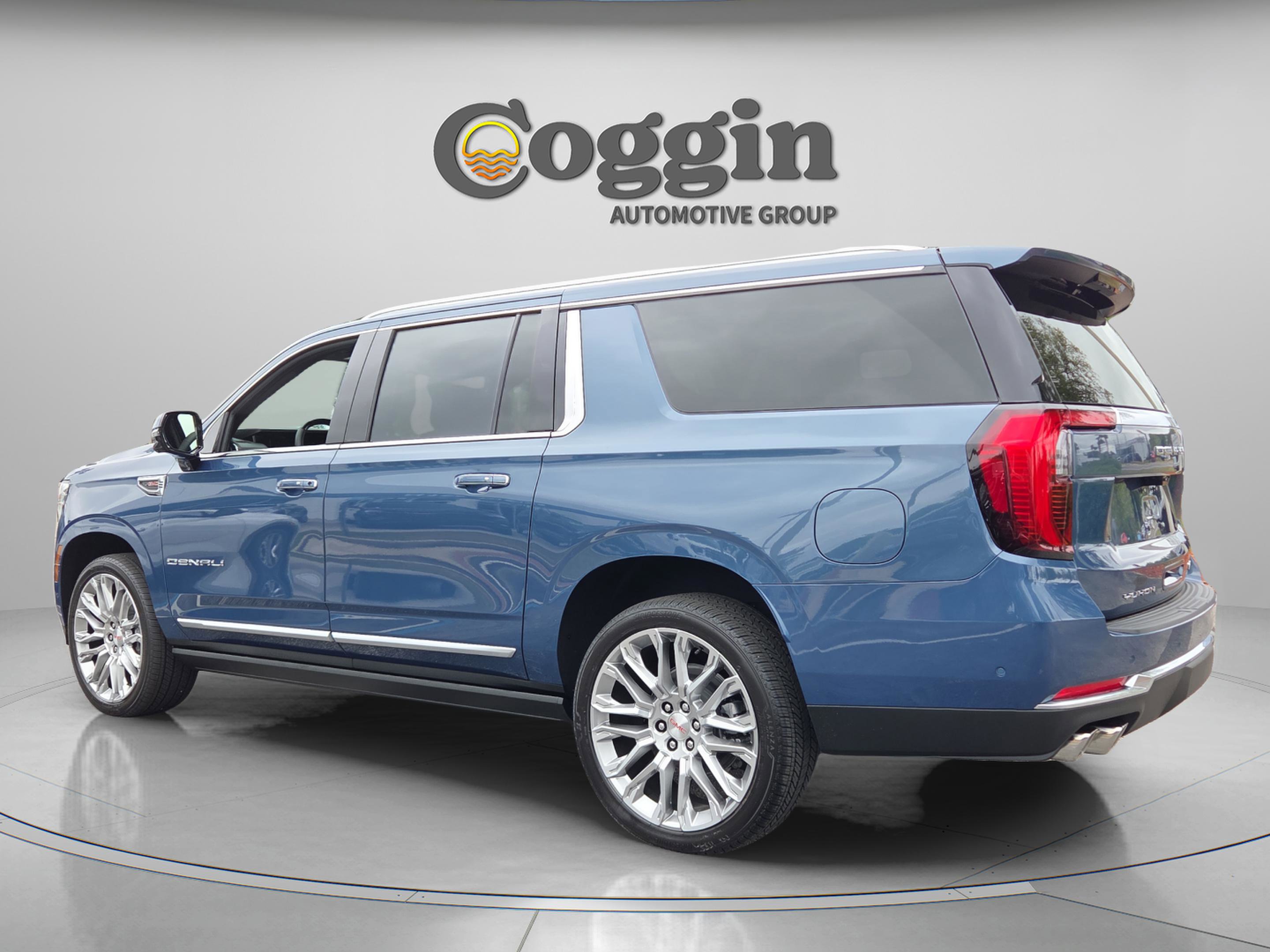 New 2026 GMC Yukon XL Denali w/ Denali Reserve Package AWD/4WD image 3