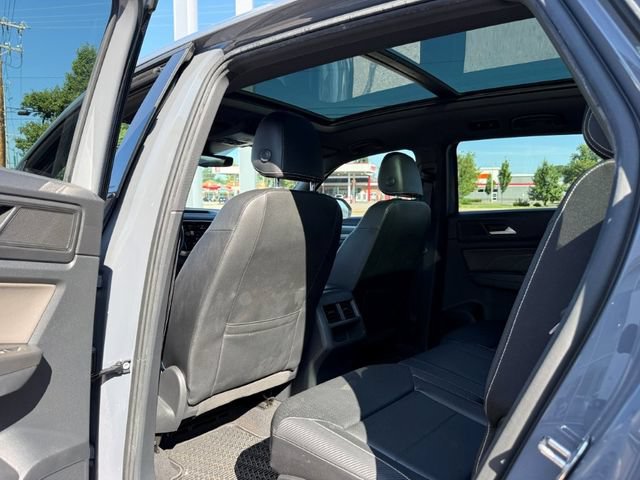 Used 2023 Volkswagen Atlas Cross Sport SEL R-Line AWD/4WD image 15