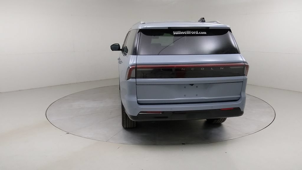 Used 2026 Lincoln Navigator L Reserve AWD/4WD image 17