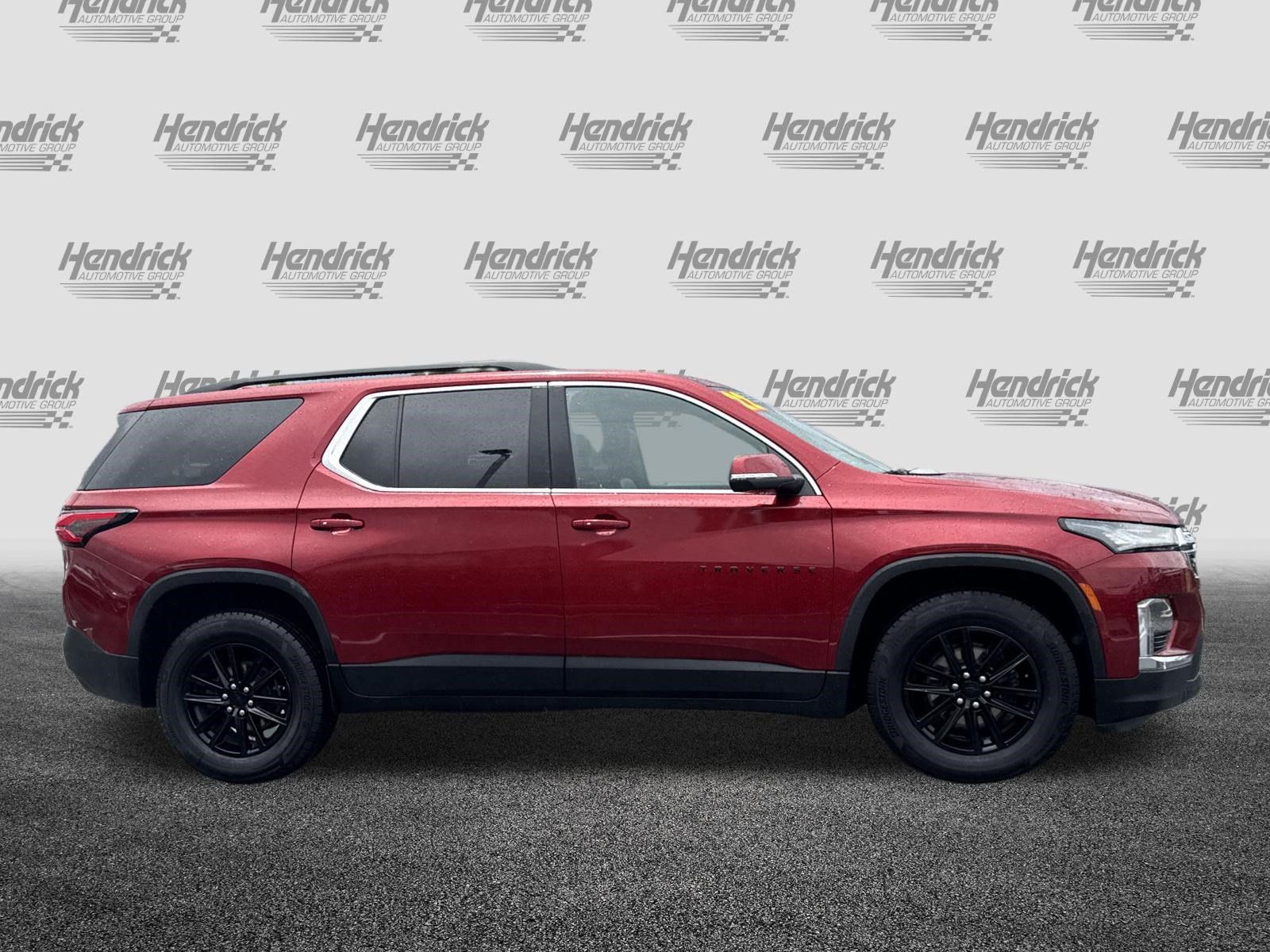 Used 2022 Chevrolet Traverse LT FWD image 11