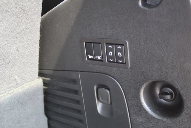 Used 2020 Cadillac Escalade Luxury RWD image 6