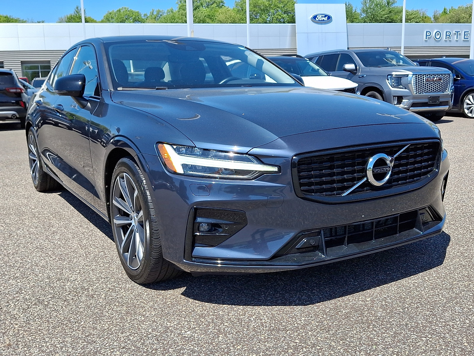 Used 2022 Volvo S60 B5 Momentum w/ Premium Package AWD/4WD image 2