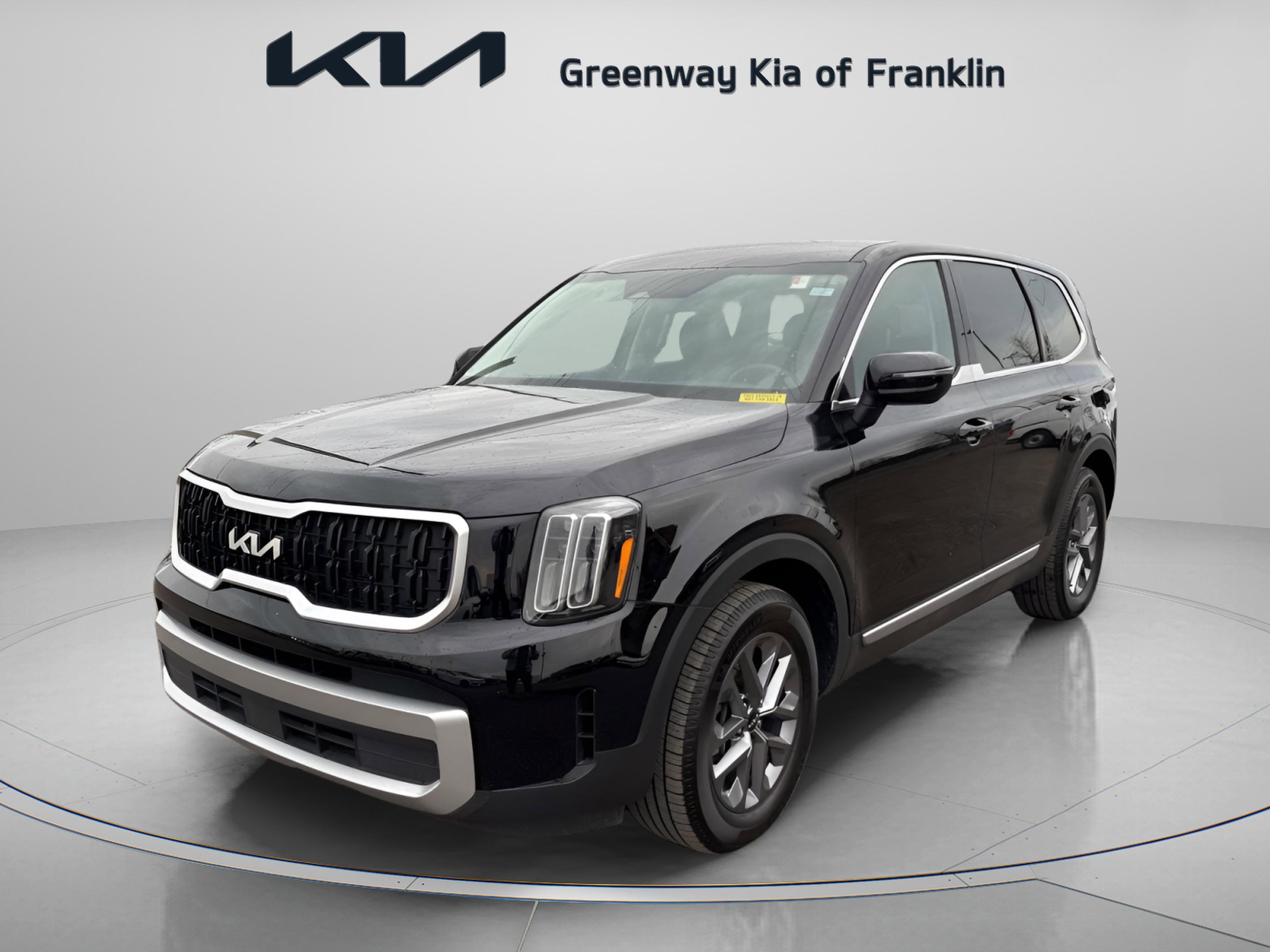 Used 2023 Kia Telluride LX image 3