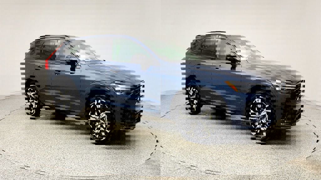 Used 2025 Volvo XC60 B5 Ultra w/ Protection Package Premier AWD/4WD image 3