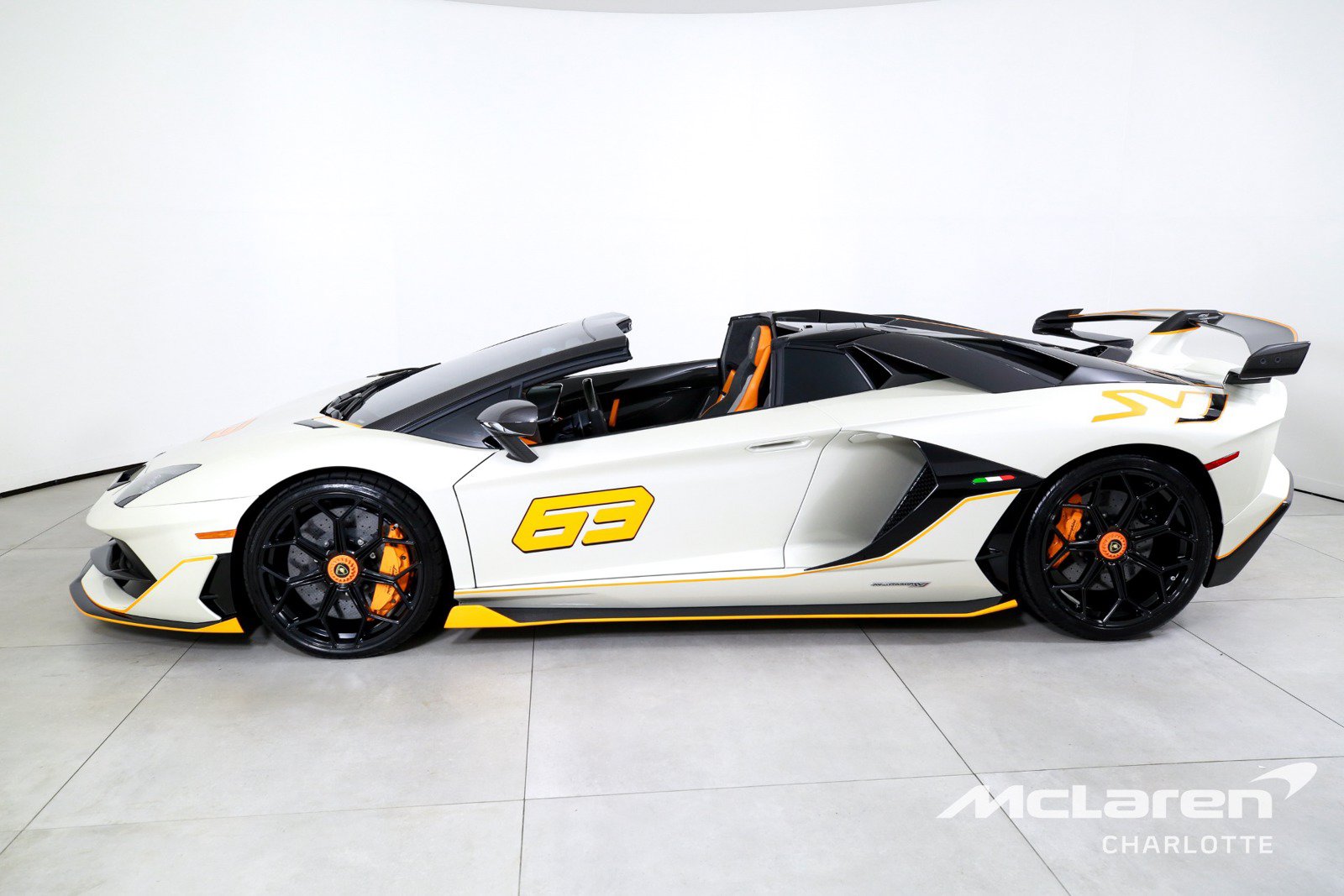 Used 2021 Lamborghini Aventador SVJ AWD/4WD image 7