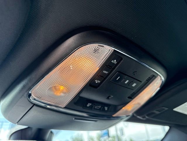 Used 2018 Dodge Durango R/T w/ Blacktop Package AWD/4WD image 32