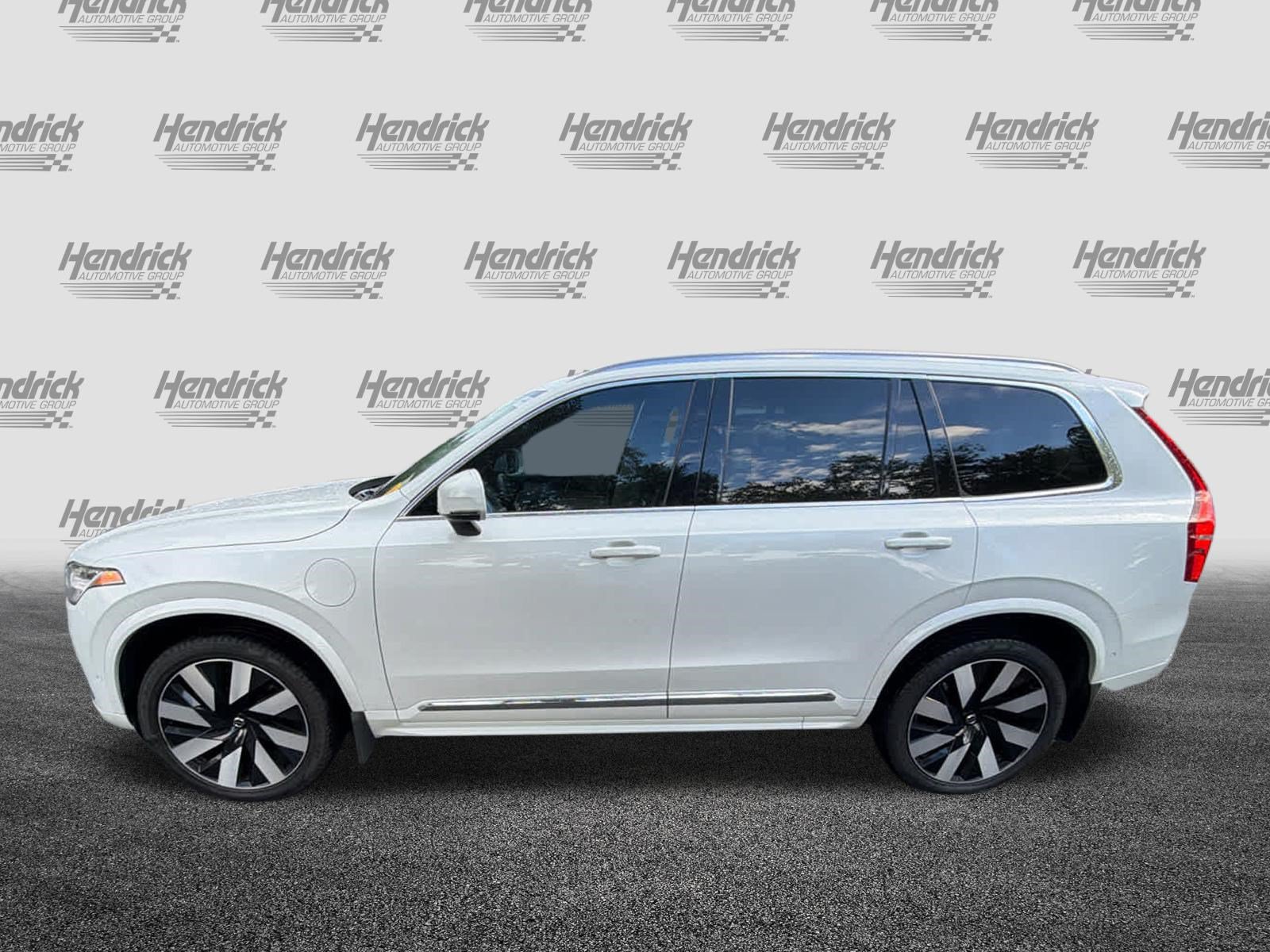 Certified 2025 Volvo XC90 T8 Ultra w/ Protection Package Premier AWD/4WD image 9