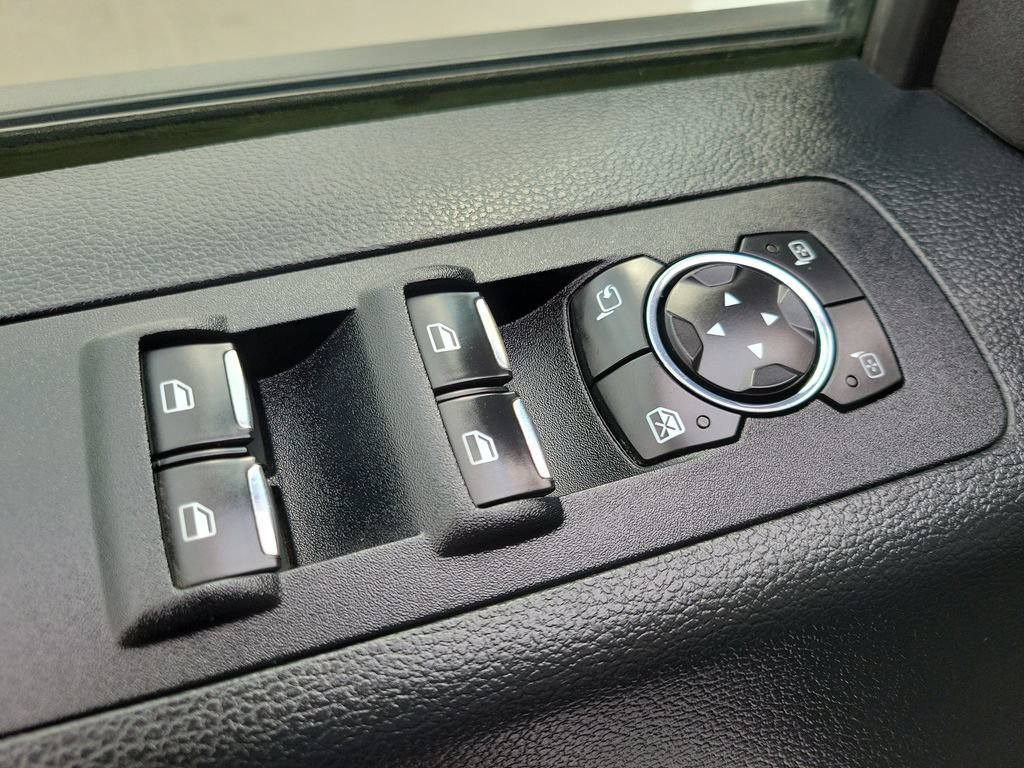 Used 2016 Ford F150 Lariat w/ Equipment Group 502A Luxury AWD/4WD image 18