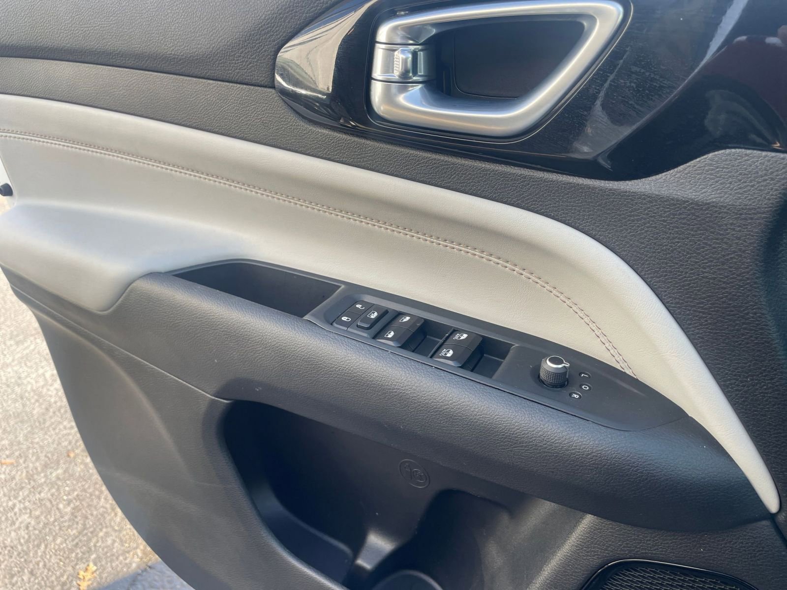 Used 2025 Jeep Compass Limited AWD/4WD image 20