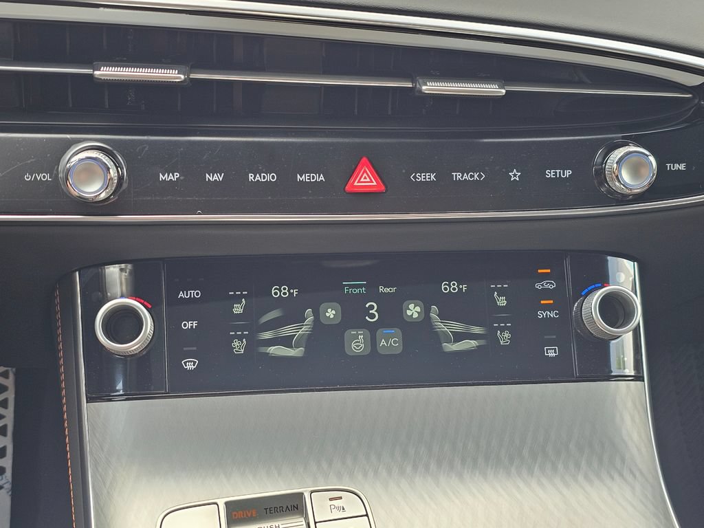 New 2026 Genesis GV70 2.5T Sport Prestige AWD/4WD image 15