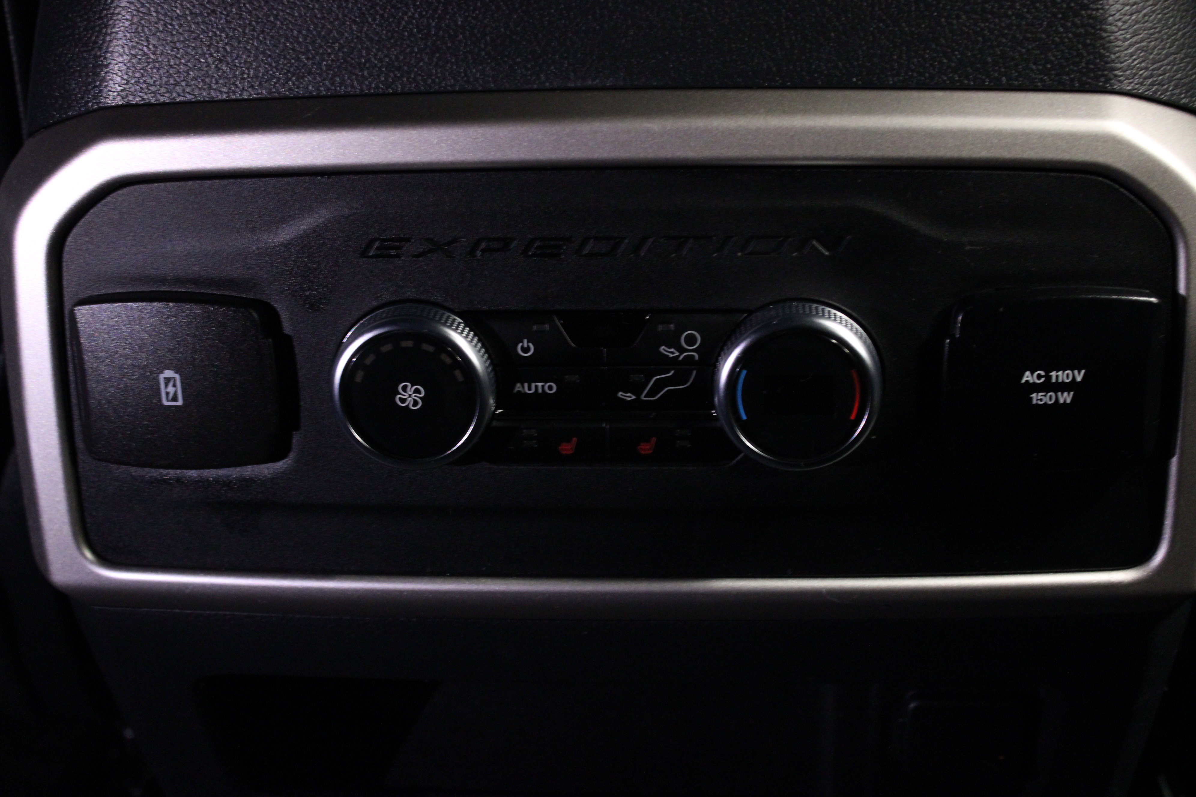 Used 2024 Ford Expedition Max Limited image 18