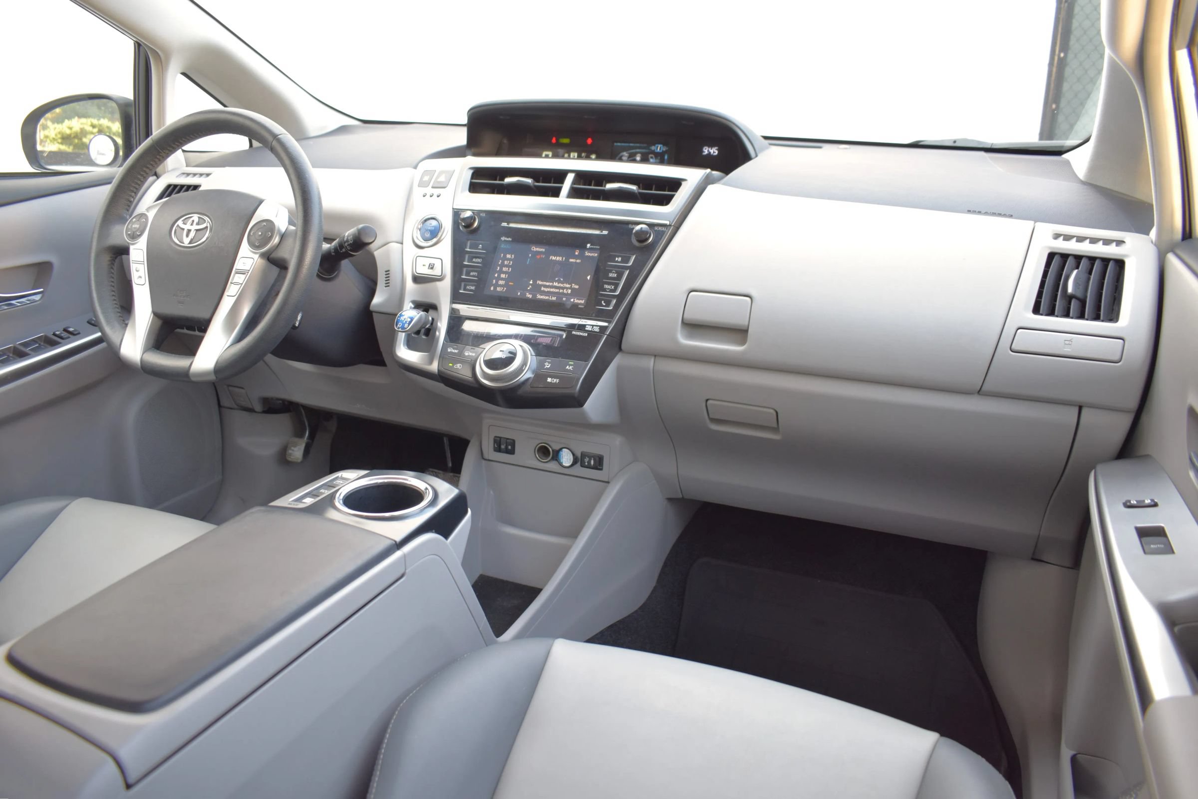Used 2015 Toyota Prius V Four FWD image 12