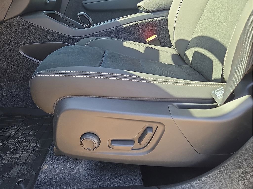 New 2026 Volvo XC40 B5 Ultra w/ Protection Package Premier AWD/4WD image 25