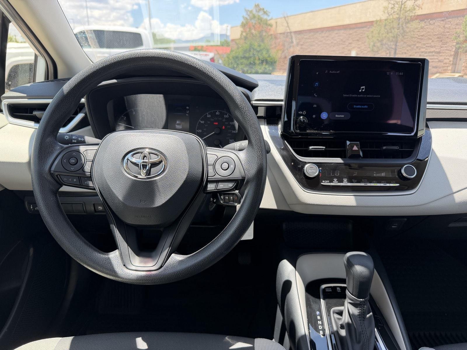 Used 2025 Toyota Corolla LE FWD image 24