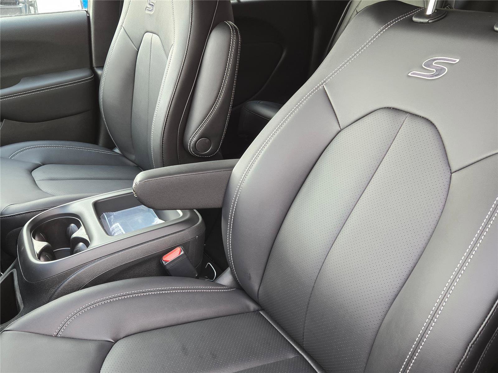 New 2026 Chrysler Pacifica Select w/ S Appearance Package image 19