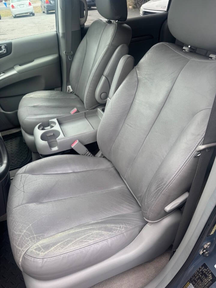 Used 2007 Hyundai Entourage GLS FWD image 15