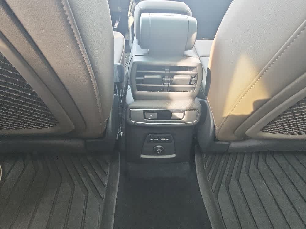 Used 2024 Audi Q4 e-tron Prestige AWD/4WD image 23